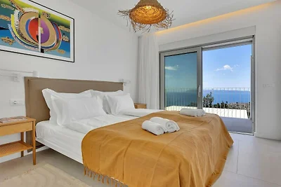 Ferienhaus in Podgora mit Schwimmbecken