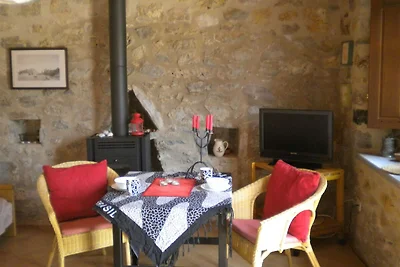 Gemütliches Ferienhaus in Leonidio mit Garten