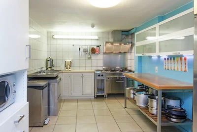 Aufwändiges Ferienhaus mit Sauna in Manhay