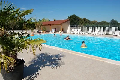 Charmantes Ferienhaus mit Pool und Teich