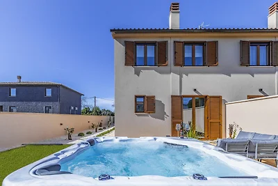 Familienvilla mit Pool, Wellness