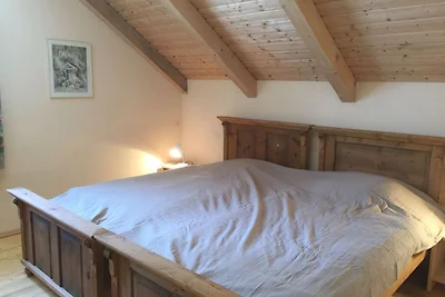 Comoda casa vacanze a Milire con foresta nell...