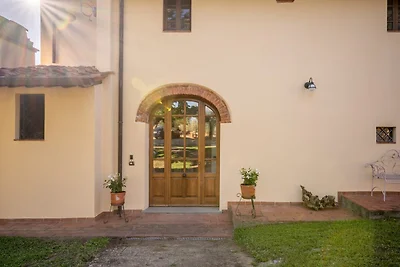 Villa in der Toskana mit Pool und Olivenhain