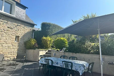 Huis met terras op het zuiden en omheinde...