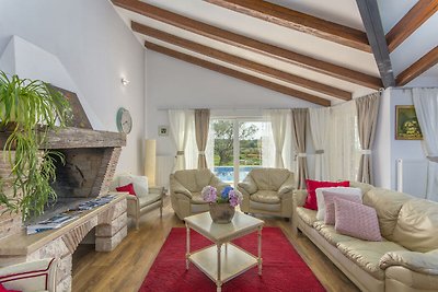 Wunderschöne, moderne Villa mit Pool und Gart...