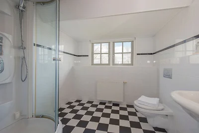 Freistehendes Ferienhaus mit 2 Bädern, 2 km v...