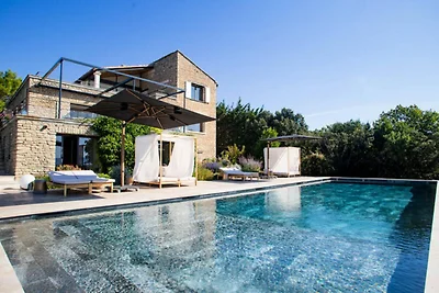 Villa in Gordes mit Pool und Aussicht