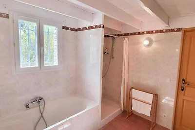Villa in Villes-sur-Auzon mit Pool