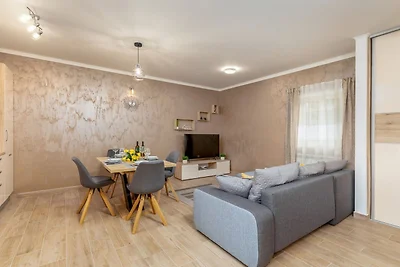 Stilvolle Villa mit Pool und Garten
