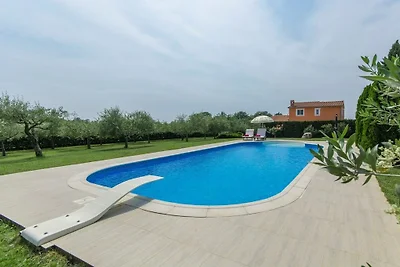 Villa in Nova Vas mit Schwimmbecken