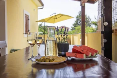 Uriges Ferienhaus in Risika mit Whirlpool