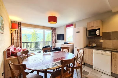 Geräumige und helle Wohnung · Zentrum des Res...