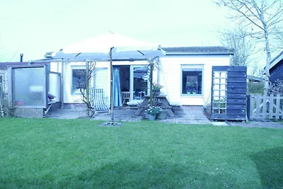 Holiday house in Warmenhuizen with 3 bedrooms