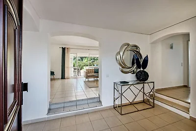 4BR Villa Near Vilamoura Old Course