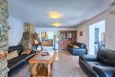 Villa in Valtura mit Schwimmbecken
