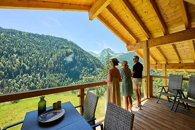 Attico nelle Alpi con Piscina e Jacuzzi