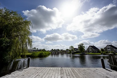Geräumiges Ferienhaus mit privatem Bootssteg