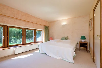 Luxuriöses Cottage in Warisy mit Sauna
