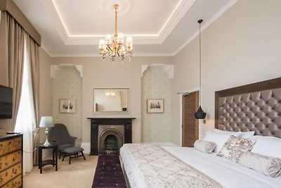 Lansbury Club Room
