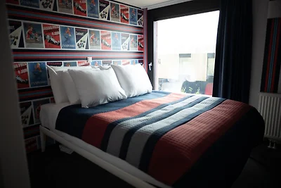 Stilvolle Circuit View Lodge