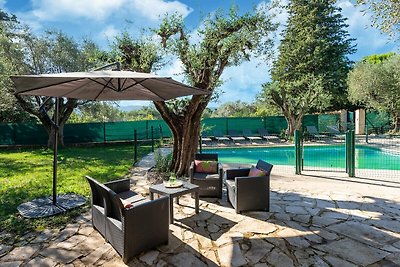 Spaziosa villa con giardino vicino a Grasse!