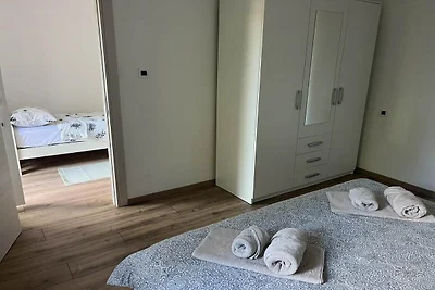 Elegant Lovran Apartment with Garden - Two Be...