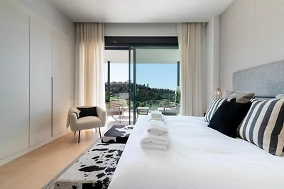 Villa in Marbella met Uitzicht op Golf