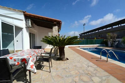 Villa a LEscala con piscina
