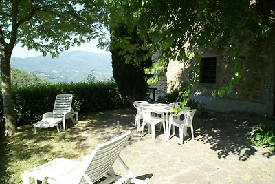 Bauernhaus in Dicomano mit Terrasse