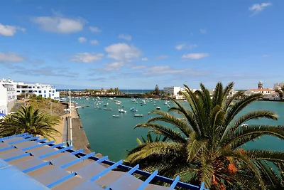 Modernes Apartment in Arrecife mit Terrasse