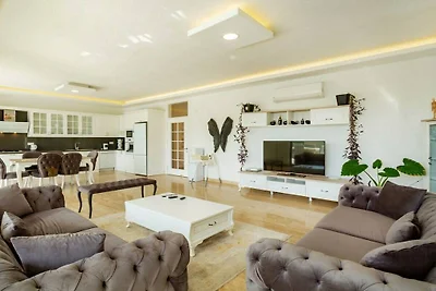 Villa in Kalkan mit Schwimmbecken