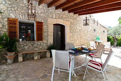 Huis nabij Pollensa met zwembad en uitzicht o...