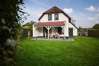 Villa in Roggel met zeestrand