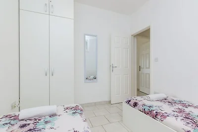 Apartment Franceska -Two-Bedroom Apartment wi...