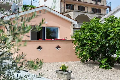 Ferienhaus in Vrbnik mit Schwimmbecken