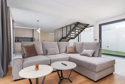 Luxuriöse Villa mit Meerblick und Whirlpool