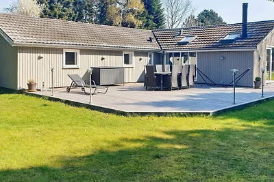 8 Personen Ferienhaus in Væggerløse