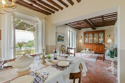 Villa in Toscana con piscina a sfioro