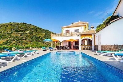 Spaziosa villa con piscina privata