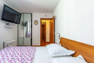 Apartment Zara - Two Bedroom Apartment with B...