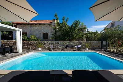 Villa in Pakostane mit privatem Pool