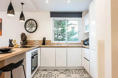 2-Zimmer-Apartment mit Terrasse, 8 Gehminuten...