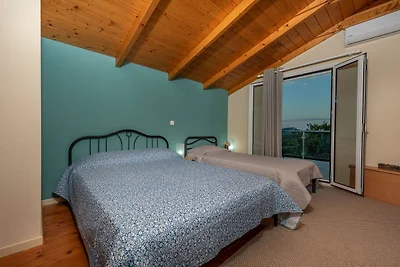 Spaziosa villa con piscina privata a Romiri