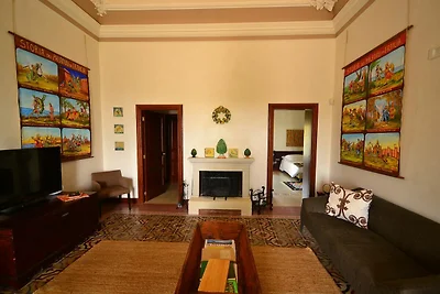 Elegante villa storica con piscina nella regi...