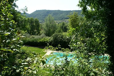 Malerischer Bungalow mit Swimmingpool in...