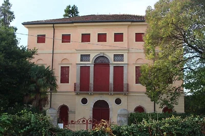 Lussuosa casa vacanze con giardino a Romano...