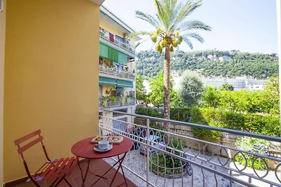 Accogliente rifugio a Sorrento con giardino
