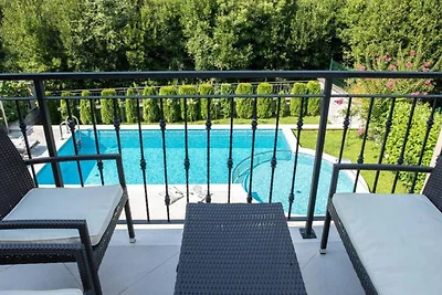 Villa Anita - Five Bedroom Villa with Swimmin...
