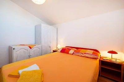Holiday Home Rovanjska - Three Bedroom House ...