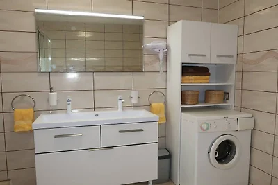 Malerische Wohnung an der Küste von Rogoznica